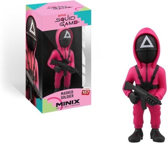 مجسم الجندي المقنّع من لعبة الحبار إصدار مينيكس